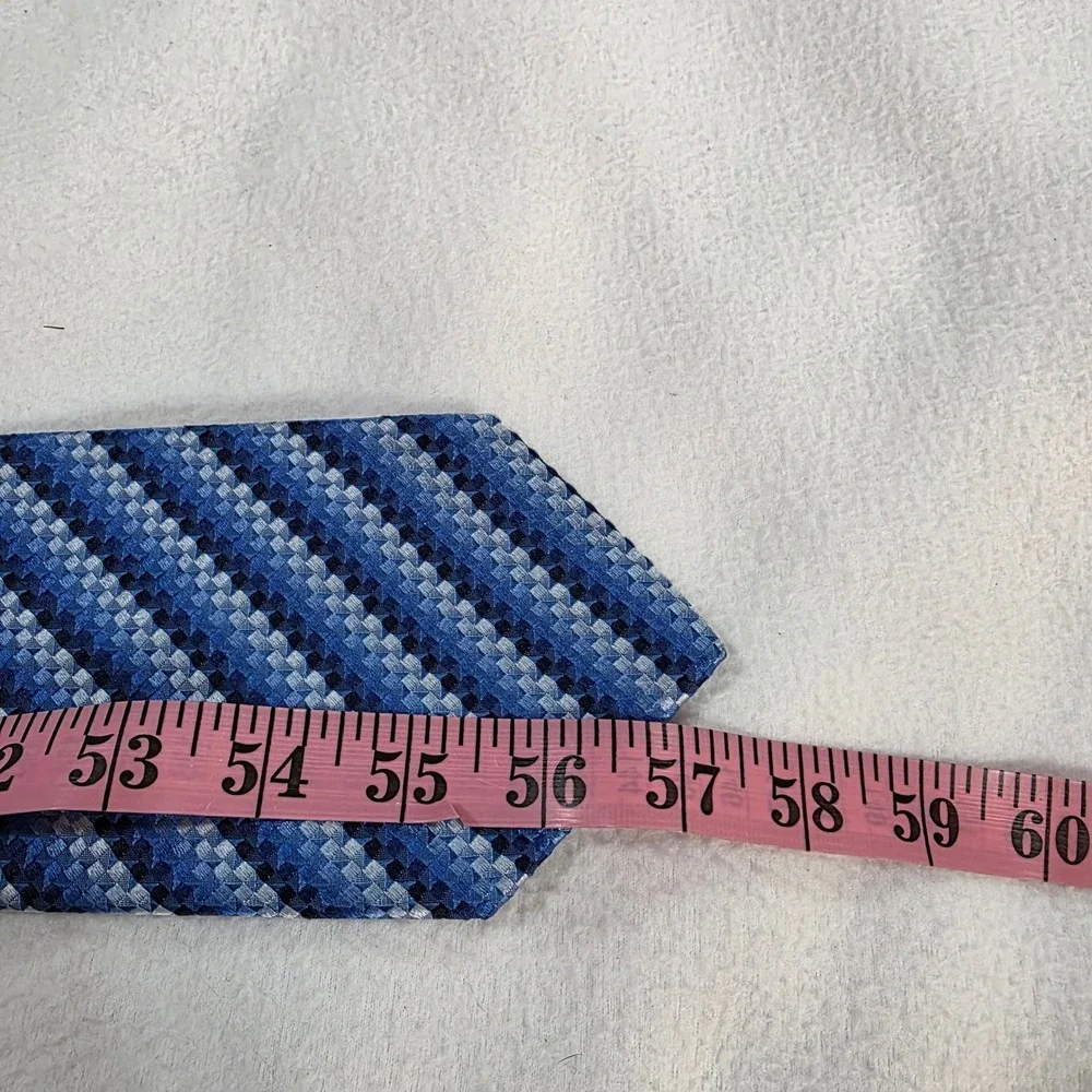 Thomas Pink London Blue Woven Geometric Silk Tie Made in Morocco Striped Mens